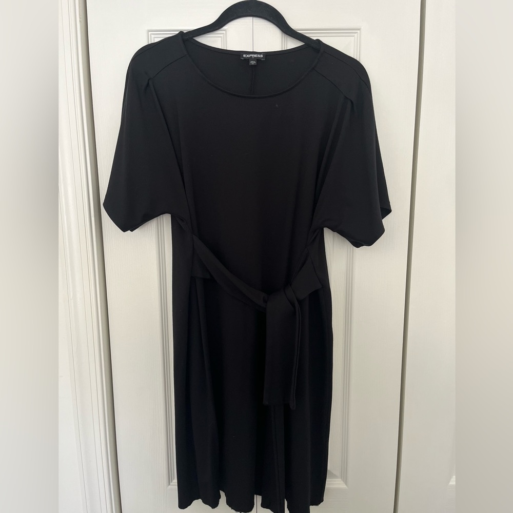 EXPRESS black stretch short sleeve above the knee dress with waist tie